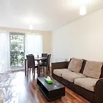 Bright & Immense 2 Bdr Flat Near Excel Center