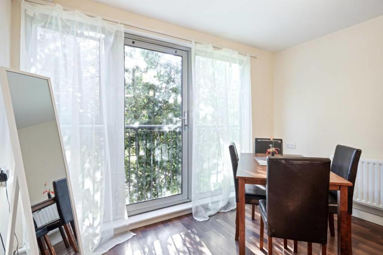 Bright & Immense 2 Bdr Flat Near Excel Center Appartamento